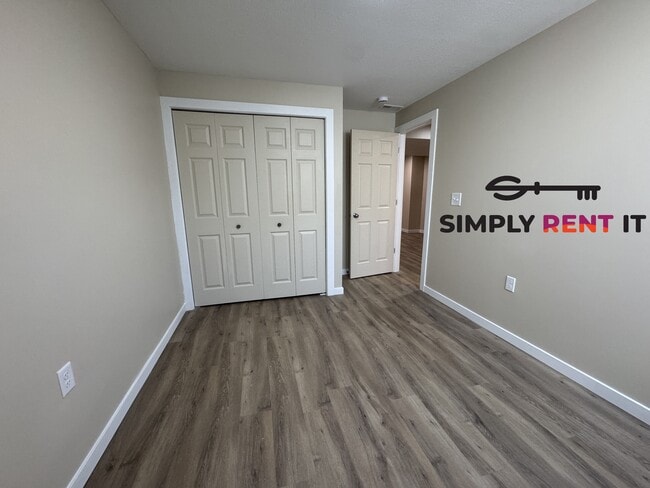Building Photo - All Utilities Included, 1 Bed, New Renovation, Lower Level
