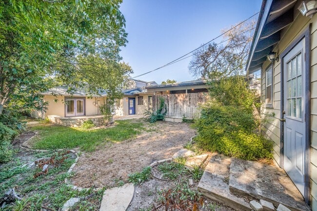 Building Photo - BEAUTIFUL HOME IN BLUEBONNET HILLS, ALAMO HEIGHTS