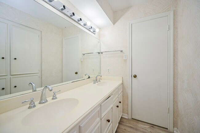 Building Photo - 7735 Quail Meadow Dr