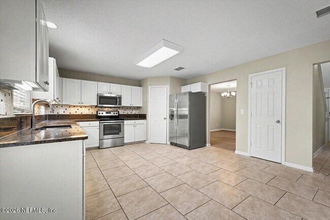 Building Photo - 133 Dragonfly Dr