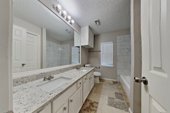 Building Photo - 17322 Harmony Hill Dr