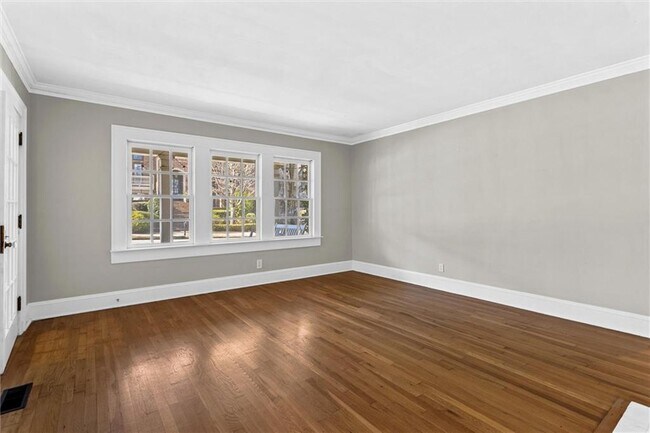 Building Photo - 1219 State St NW