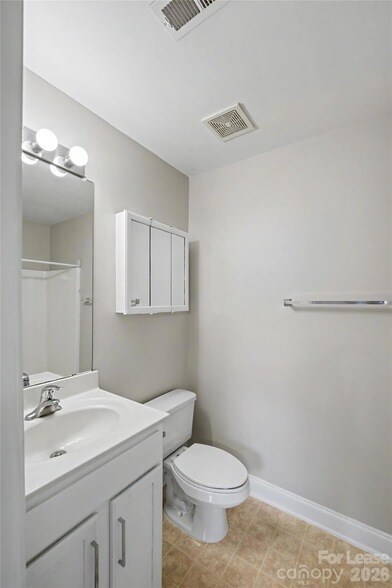 Building Photo - 2120 Sardony Ln