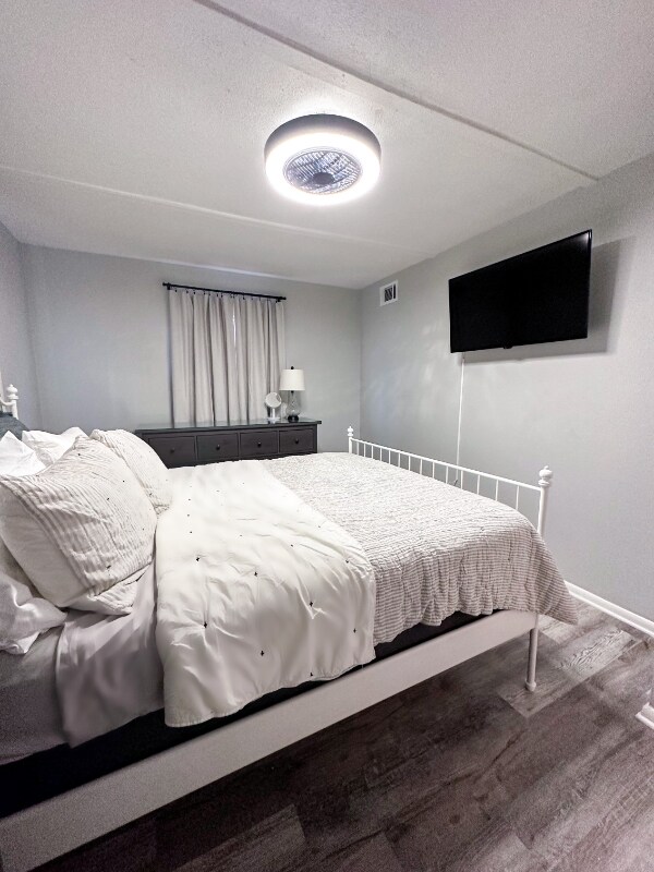 Building Photo - 1207 Tropic St