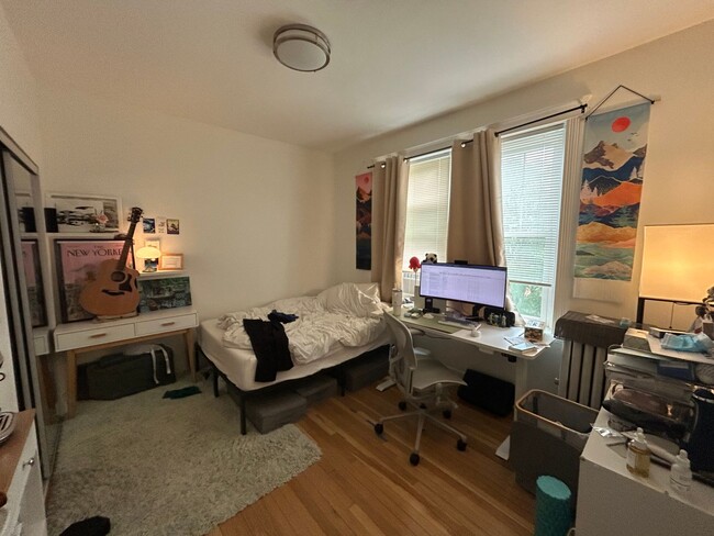 Building Photo - Brighton 2 Bed – Heat & Hot Water Included – No Broker Fee