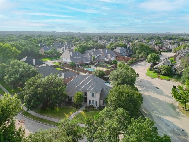 Building Photo - 6043 Fieldstone Dr