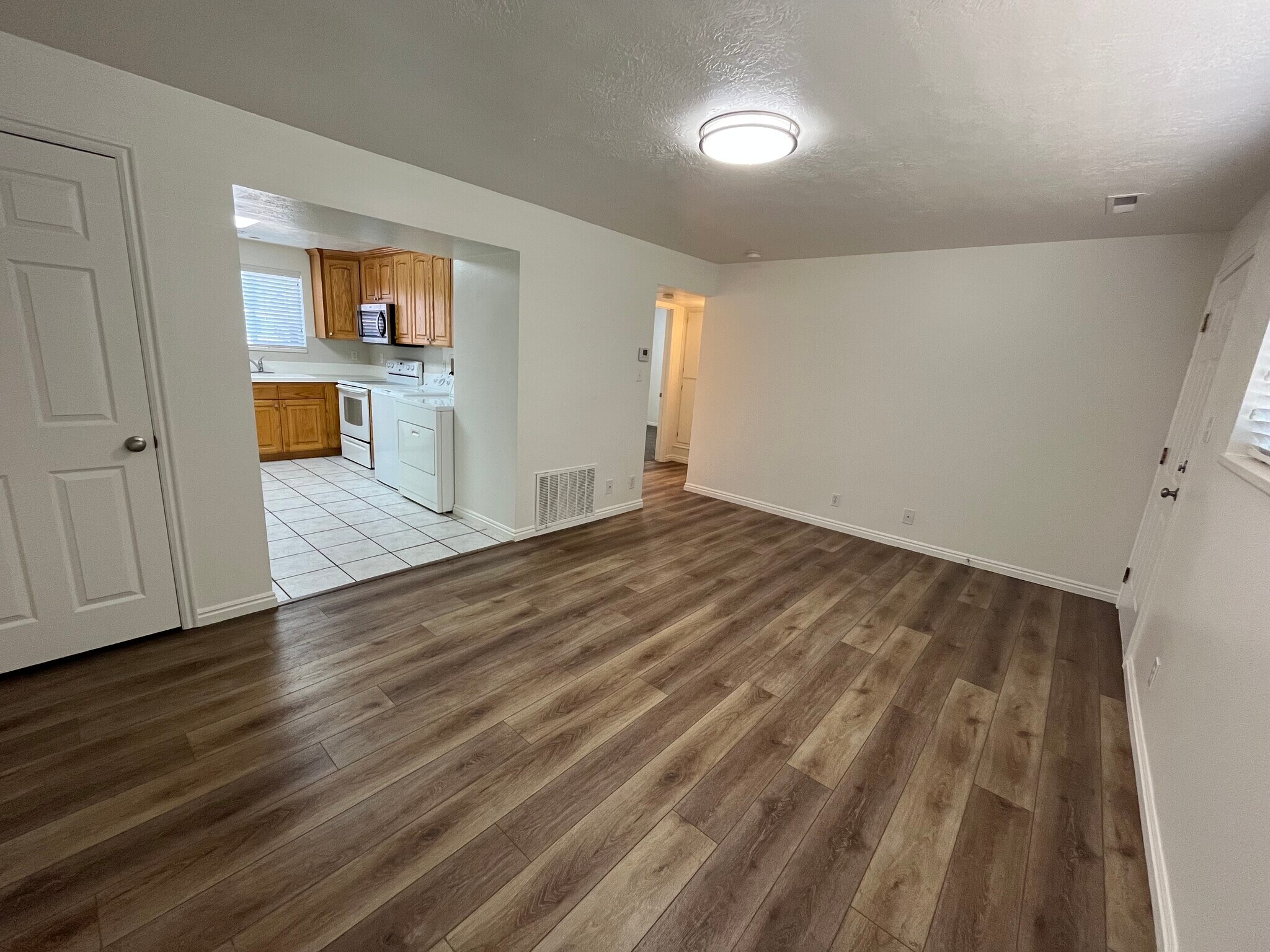 Living Room - 365 E 1500 S