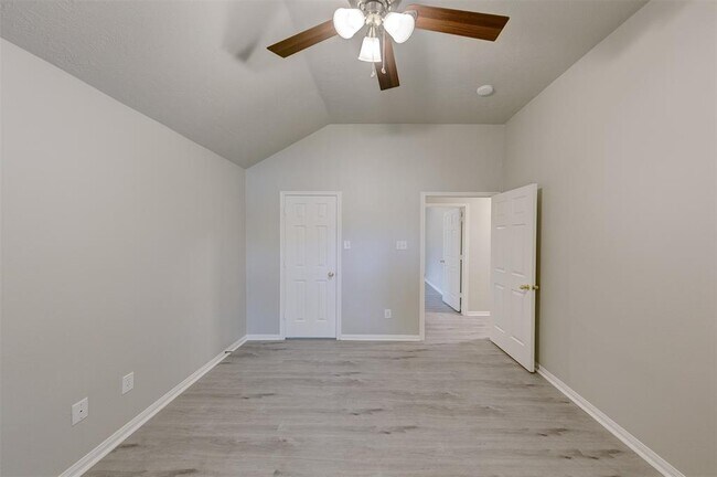 Building Photo - 2107 Crossbay Ct