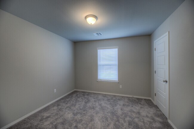 Building Photo - 3710 S 13th Pl