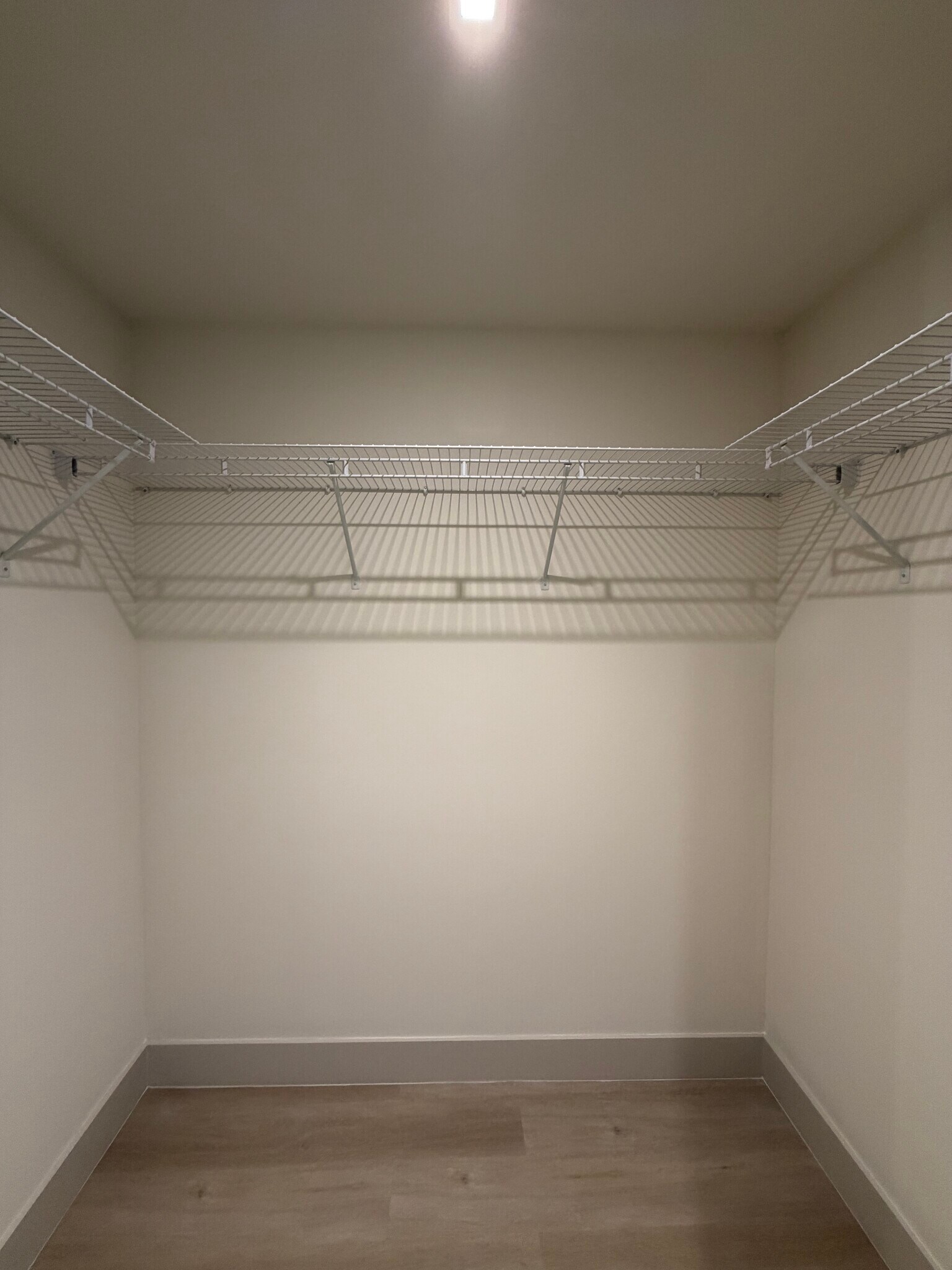 Building Photo - 1549 Van Buren St