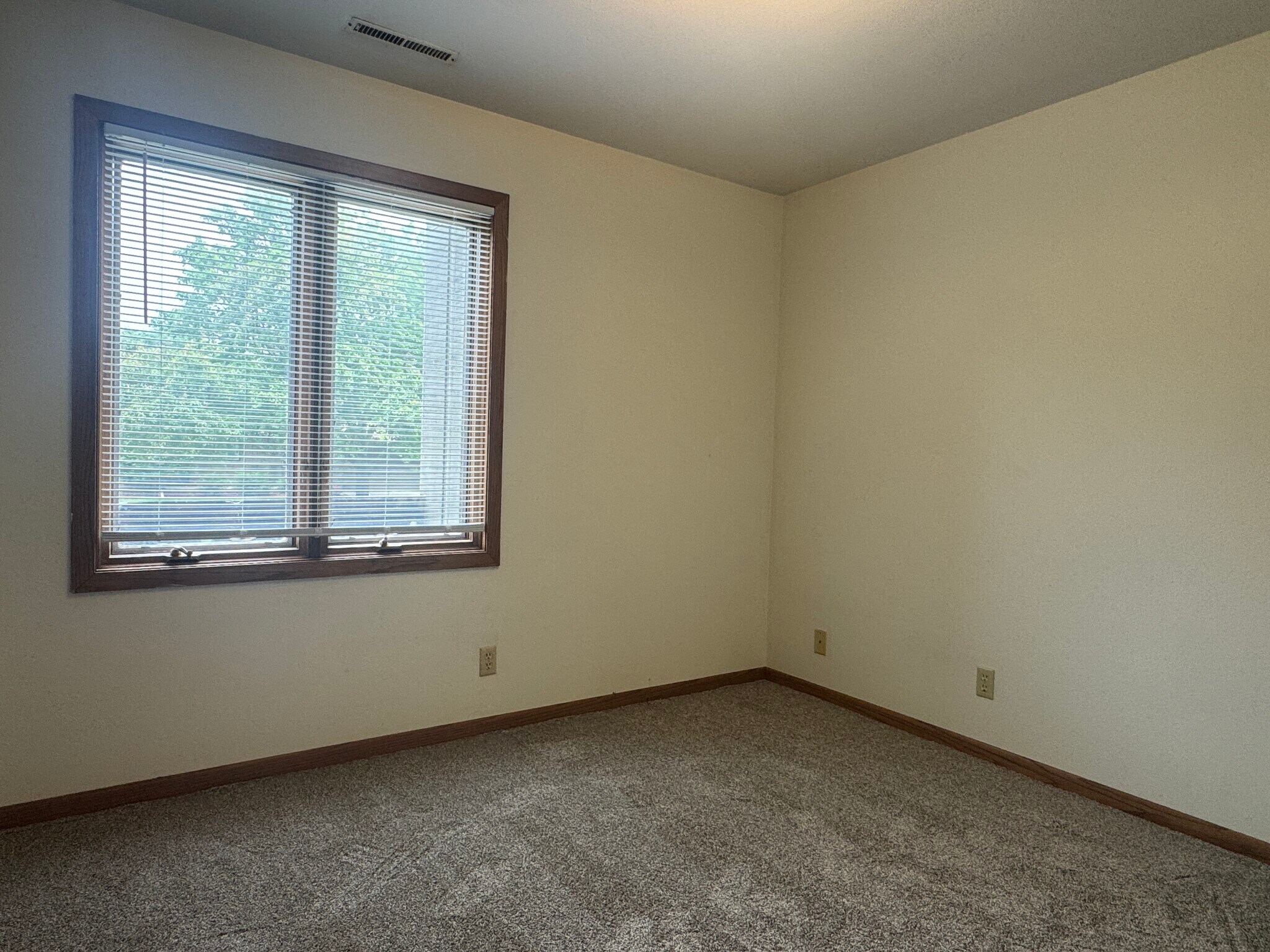 Building Photo - 3009 Grove Ave
