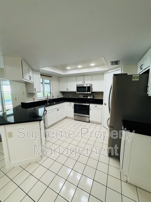 Building Photo - 2437 Bucknell Dr