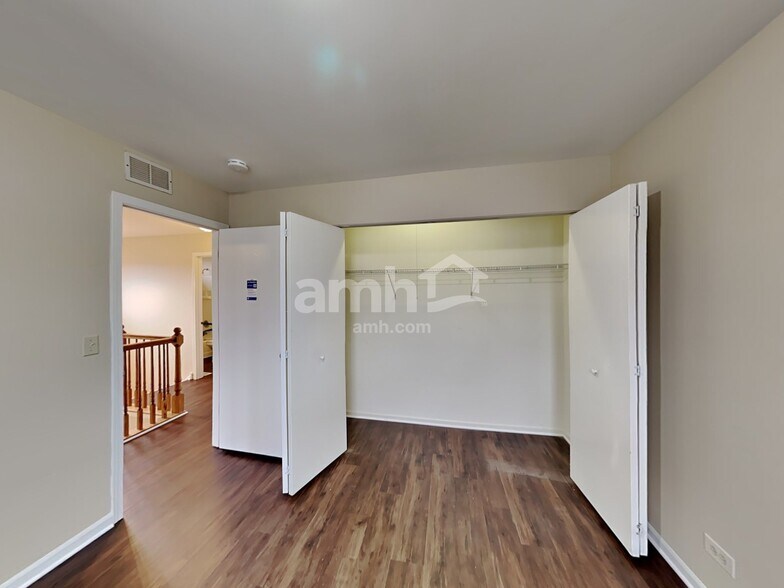 Building Photo - 1409 Keele Dr