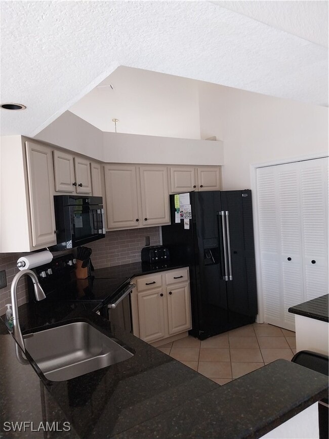 Building Photo - 449 Dundee Ct