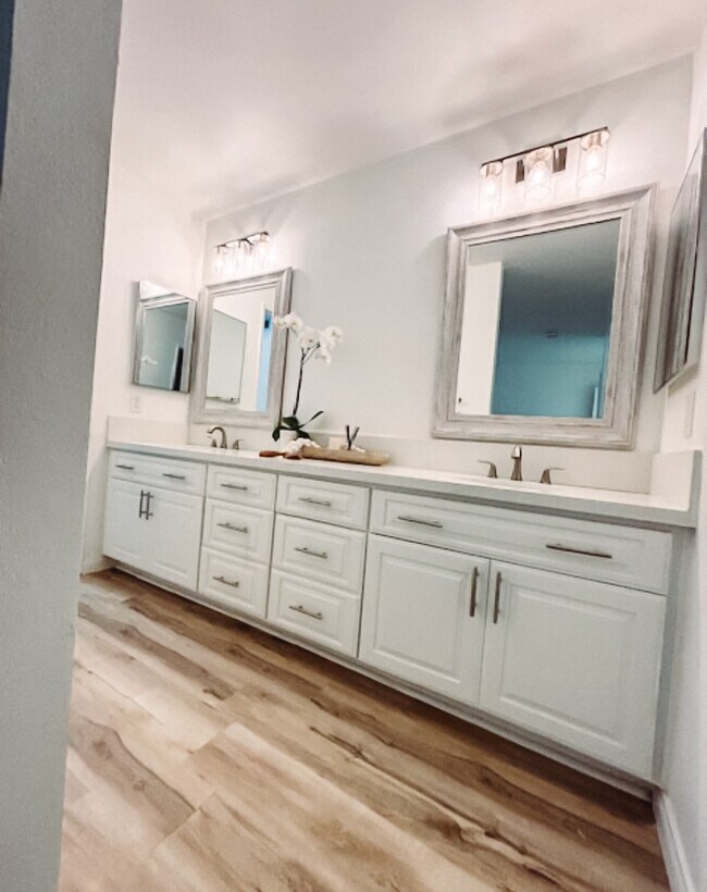 Primary Photo - 29 Almond Tree Ln