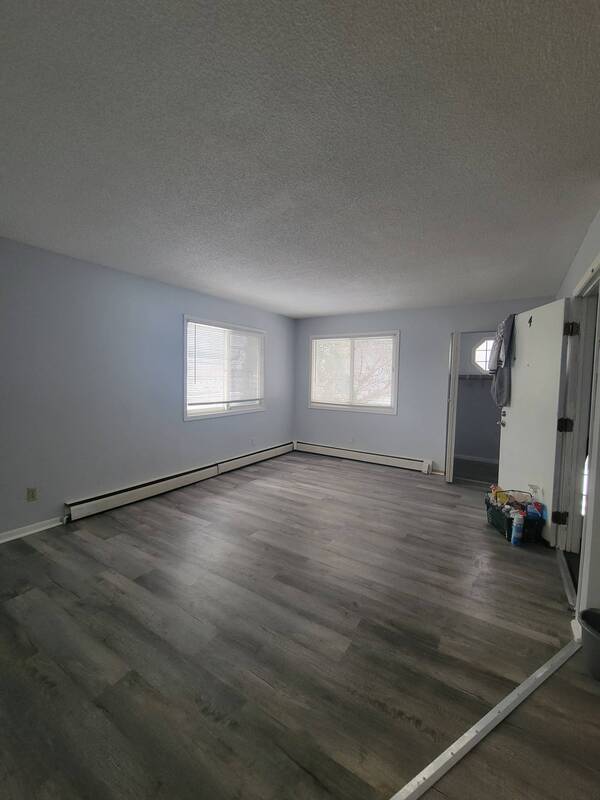 Building Photo - 310 Lawson Ave E