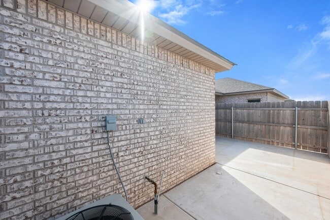 Building Photo - 1122 N 7th St