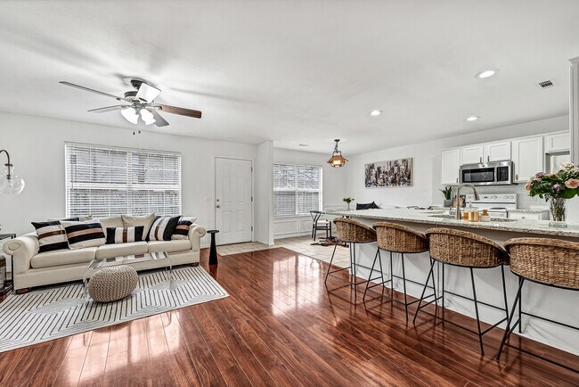 Building Photo - 864 Melmar Dr