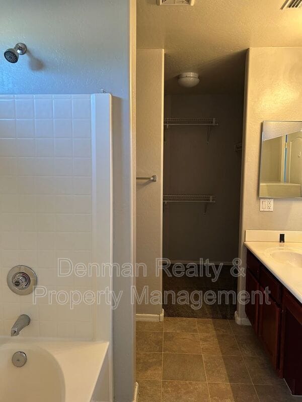 Building Photo - 1872 St David Ct