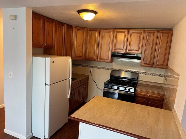 Kitchen - 1145 S Quivas St