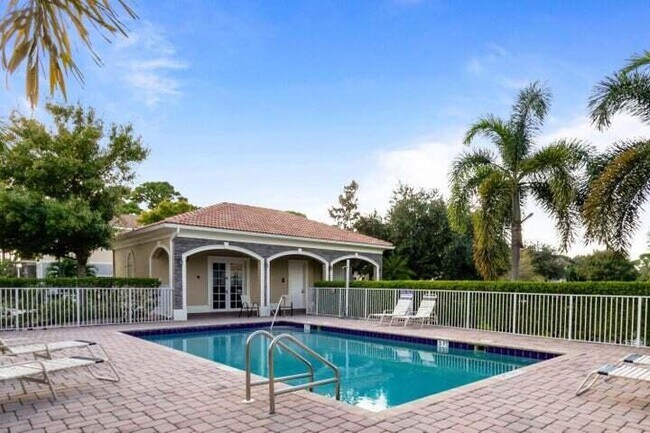 Building Photo - 6120 SE Portofino Cir