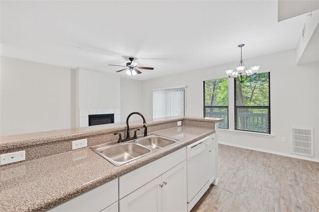 Building Photo - 3839 Dry Creek Dr