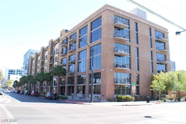 Building Photo - 353 E Bonneville Ave