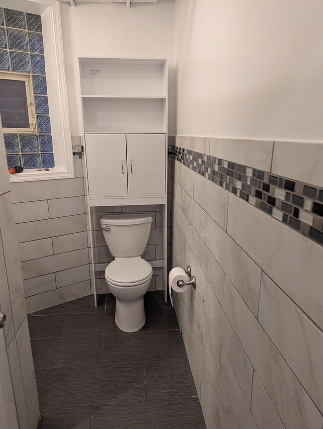 Building Photo - 4207 N Sawyer Ave