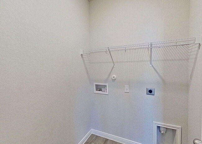 Building Photo - Beautiful 3 Bedroom Home with Open Layout ...