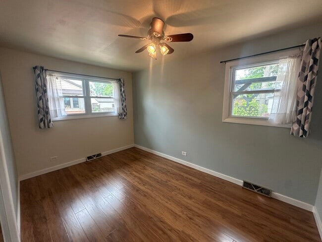 Building Photo - 439 Highview Ave
