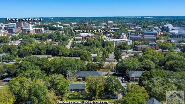 Building Photo - 350 S Pope St