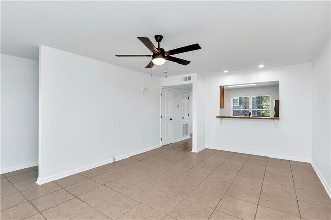 Building Photo - 2916 Jean Lafitte Pkwy