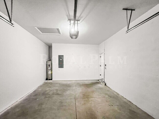 Building Photo - Spacious 3-Bedroom Home in the Heart of Cape Coral!