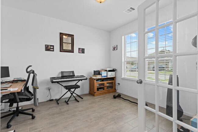 Building Photo - 9658 Caney Trails Rd