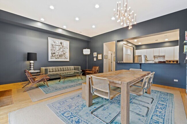 Building Photo - 4532 N Damen Ave