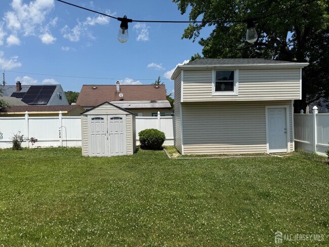 Building Photo - 45 W Iselin Pkwy