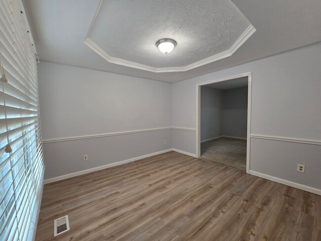 Building Photo - 504 Georgetown~ Lake Shore