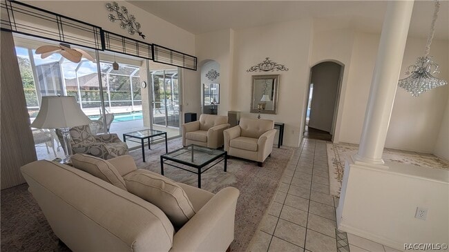 Building Photo - 174 W Romany Loop