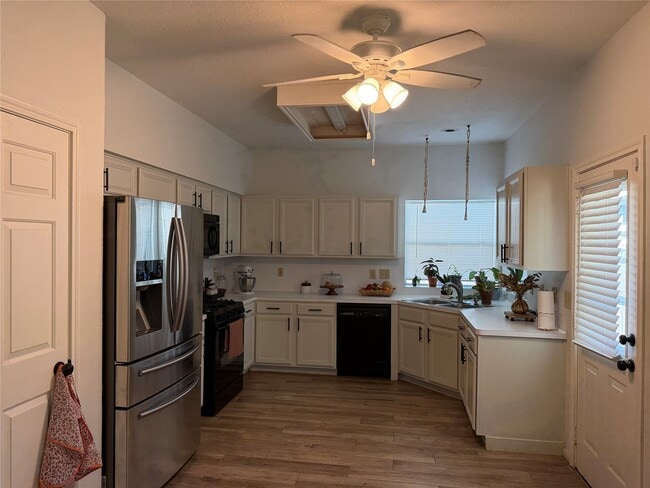 Building Photo - 2909 Linda Dr