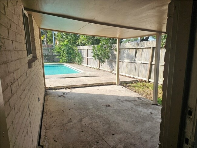 Building Photo - 4134 Sierra St