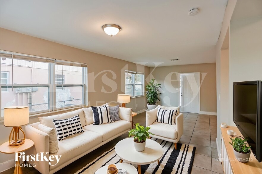 Building Photo - 9231 SW 204th Terrace