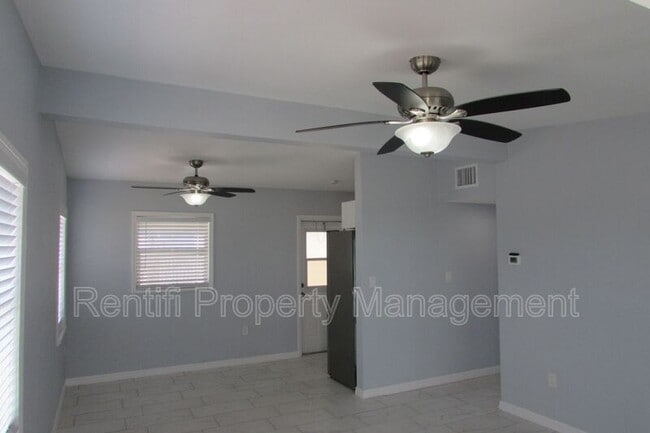 Building Photo - 401 Palmetto Dr
