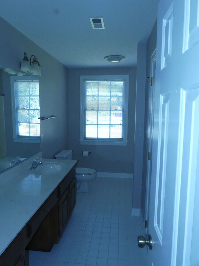 Building Photo - Water Front home on the Poquoson River wit...