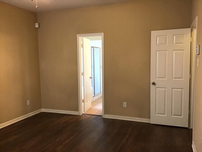 Building Photo - 21330 Bella Flora Ct