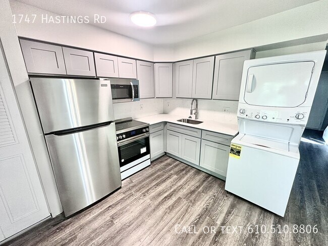 Building Photo - 1747 Hastings Rd