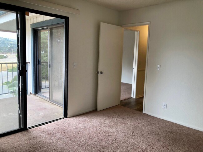 Building Photo - West Ventura Apartment
