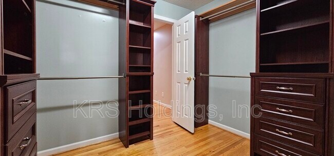 Building Photo - 215 Bayberry Ln