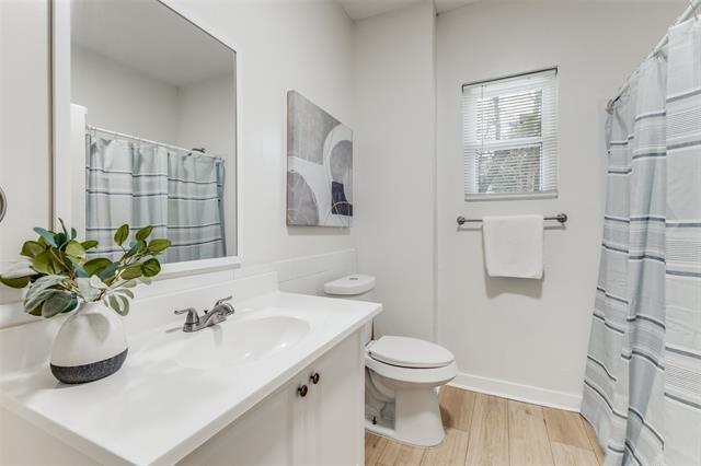 Building Photo - 922 Cristler Ave