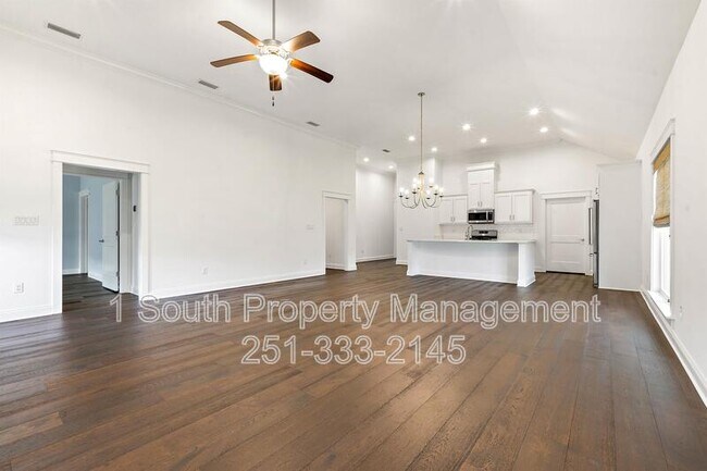 Building Photo - 925 Charleston Loop