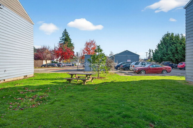 Building Photo - 2429 SE 135th Ave